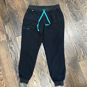 Large Tall Figs scrubs